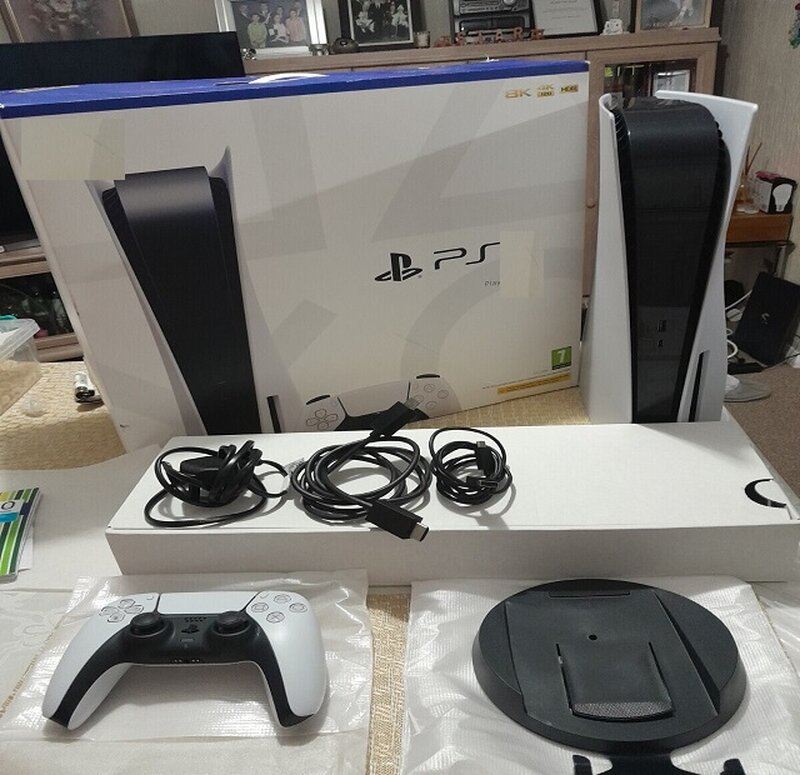 Sony Playstation PS5 Console comes with Free 10 Games+ Starlink